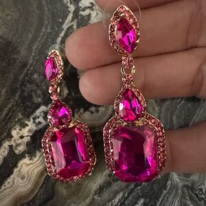 Fuchsia pink and gold crystal earrings. Really pretty. Brand new, never worn.
